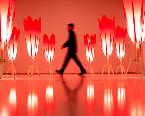 crimson-procession-immersive-light-sound-installation-reza-raeisifar-designboom-700-1-500×400-22b08q85r374