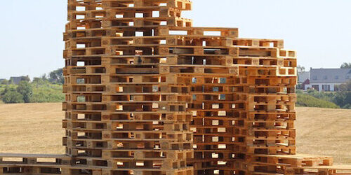 jakob-macfarlane-shelter-for-peace-temporary-installation-normandy-france-designboom-700-500×400-22b08q85r480