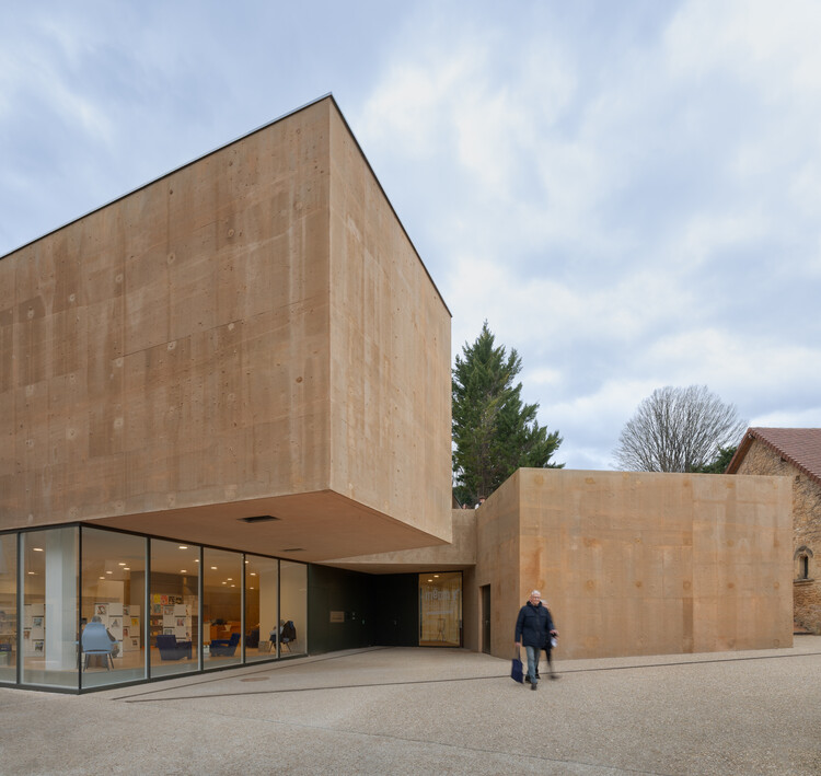 construction-of-a-media-library-and-redesign-of-a-music-school-in-sarlat-la-caneda-dominique-coulon-and-associes_34