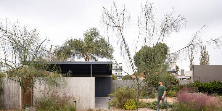 Casa_Attraverso_il_patio___Ramiro_Sosa__14_