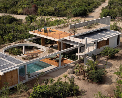 oaxaca-casa-cieno-tac-taller-alberto-calleja-courtyards-planted-roof-pool-designboom-700-500×400-22b08q85r619