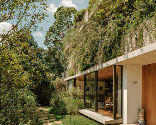 continuous-vertical-gardens-layered-planters-111-house-sao-paulo-isay-weinfeld-rodrigo-oliveira-designboom-700-500×400-22b08q85r109