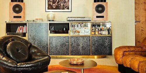 studio-ko-paris-bus-palladium-five-star-hotel-rock-n-roll-designboom-designboom-06@2x-500×400-22b08q85r960
